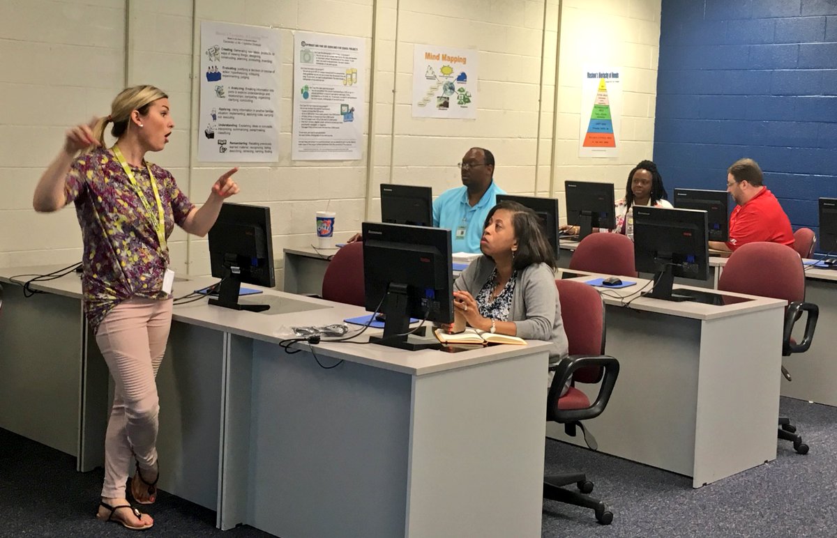 KMeyering's tweet photo. Administrator training! #fcsleadlearner w/@mrchuckelliott & @TechSavRichards #fcstweets https://t.co/w2uQqYQuen