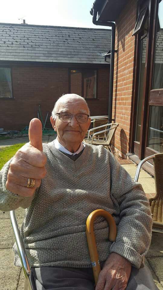 Londoncab777's tweet photo. He wasn’t famous but he was my DaD
Thanks for kind words 

RIP 

#asonneverforgets 😪 https://t.co/0SAW4InPKQ