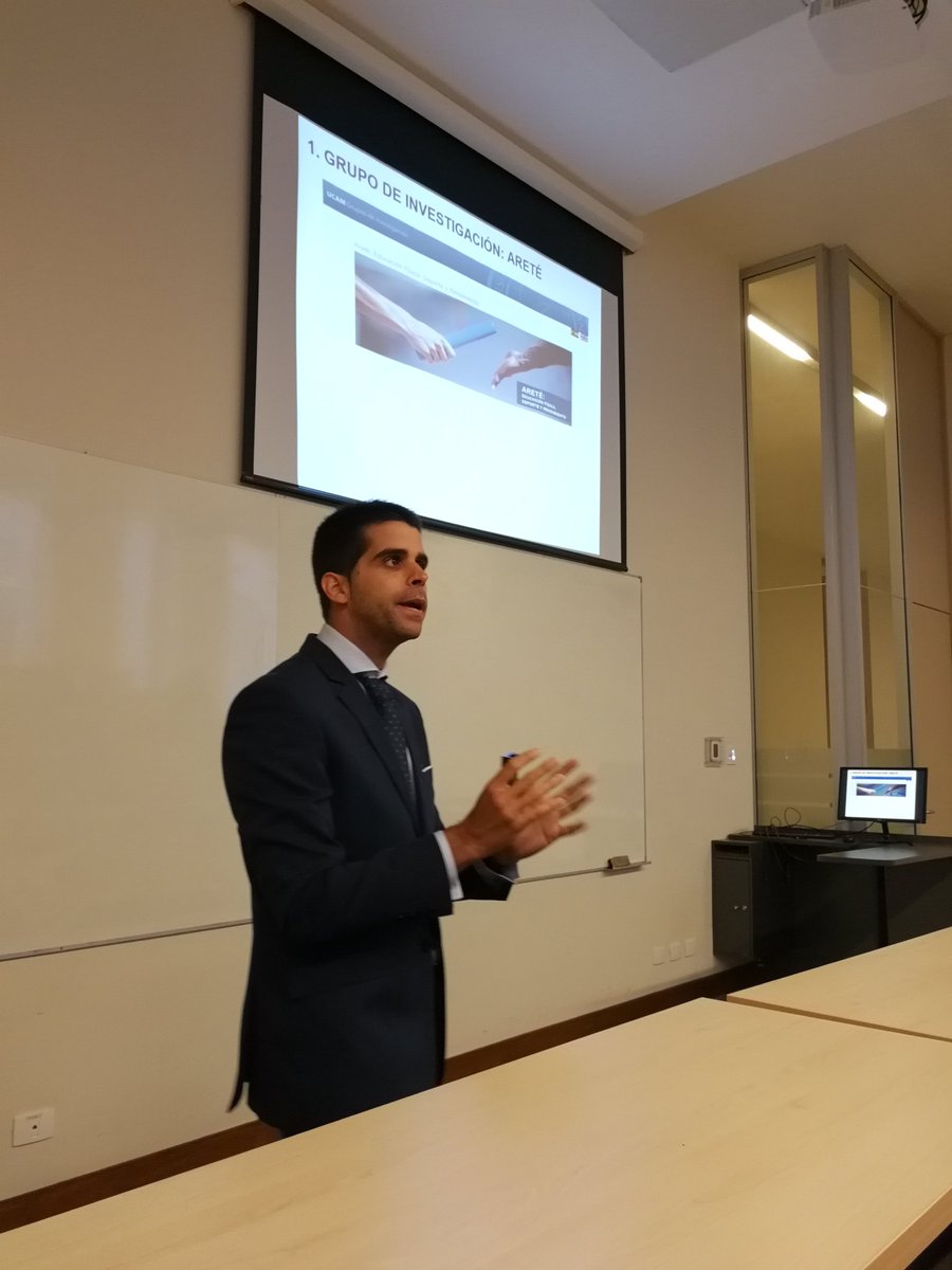 OpenCiencia's tweet photo. Charla Dr. Alexander Gil Modelos de enseñanza deportiva @UCAM @UCAM_CAFD_Arete #TeachingGame #SportEducation #ModelosAprendizaje #CsDeporte https://t.co/XLQyCFjDVZ