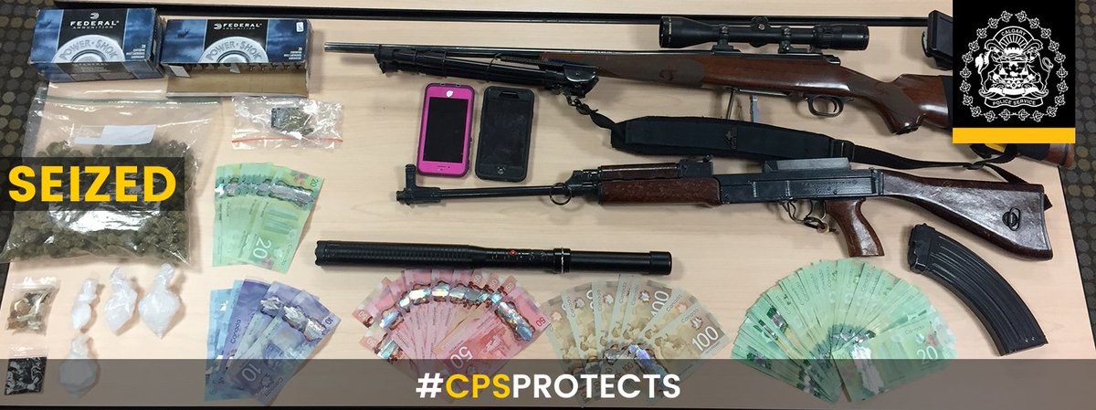 CalgaryPolice's tweet photo. Drugs and weapons seized following operation in District 4. https://t.co/jPDnKEmh4o #yyc #CPSProtects https://t.co/c204f4MpEN