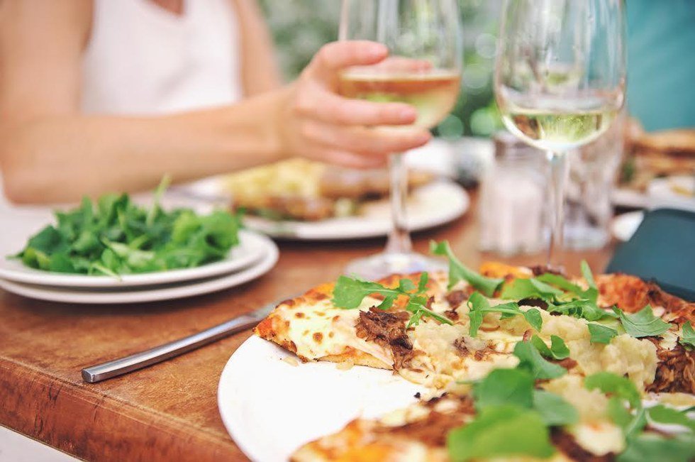 7x7's tweet photo. 8 Napa Valley Tasting Rooms That Serve a Solid, Delicious Lunch https://t.co/vR7CUeresI https://t.co/drV8Rae6HW