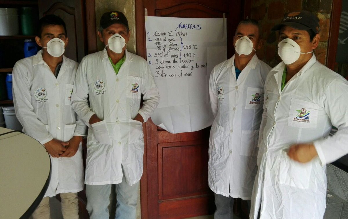 Pato_Benalcazar's tweet photo. #InfoMAG| Productores socios de #APECAP participan en taller sobre  procesamiento de #MielDeAbeja, elaboración de turrones, cantón #Palanda https://t.co/gHpDzpMqYZ