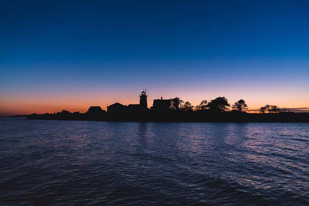 joehadams's tweet photo. 💡🏠
.
.
.
.
.
.
#tones #water #longislandsound #stratford #ct #scenesofct #scenesofnewengland #sonyalpha #sony #alp… https://t.co/M7ciQx128H https://t.co/xxppTk2zdH