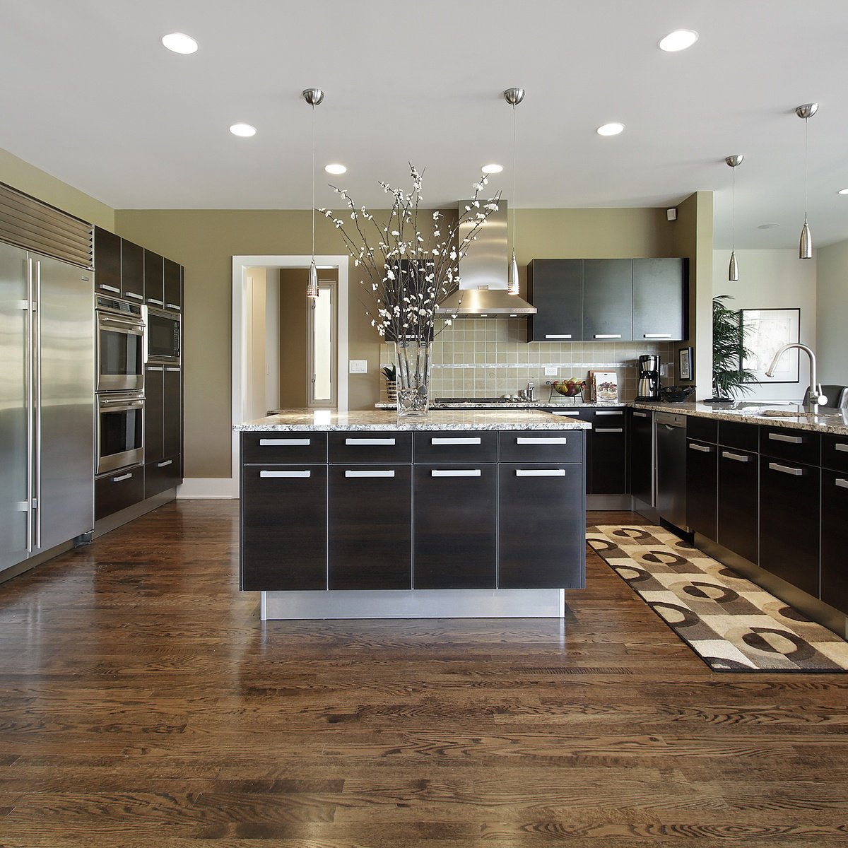 contrctrclicks's tweet photo. A wonderful blend of traditional and modern styles https://t.co/PmFKhqEMRZ #windowjoe #kitchens #modernhome #traditionalhome https://t.co/0Z4y39UsJ8
