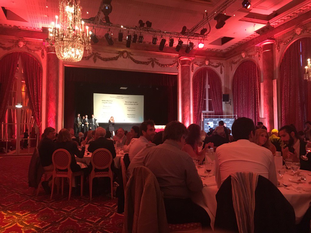 BlinJP's tweet photo. Au gala @DeauvilleGreenA pour remise des prix @ecole_eme et @Eleves_EME https://t.co/hd2sYVq7Cy