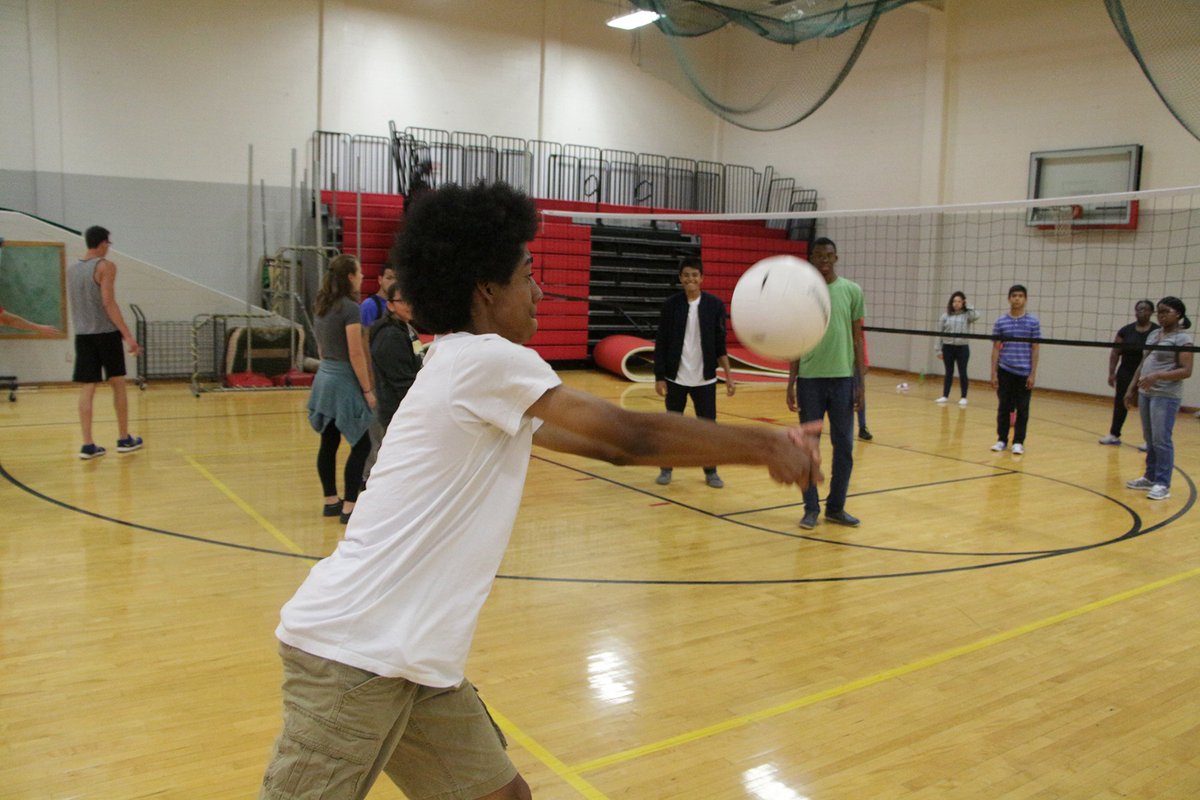 RaytownSchools's tweet photo. High school summer school students in Physical Education class participate in a game of volleyball. #SmartStart17 https://t.co/m4YRqVtNZv