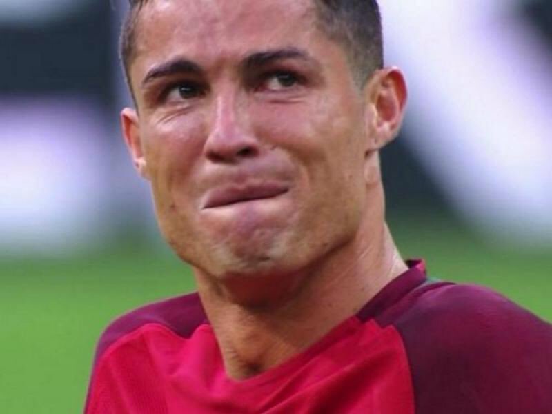 RotoChileno_CL's tweet photo. ...Y así fue como CR7 se transformó en Messi.
 #ChilevsPortugal #PORCHI https://t.co/jA0XpRmeBk