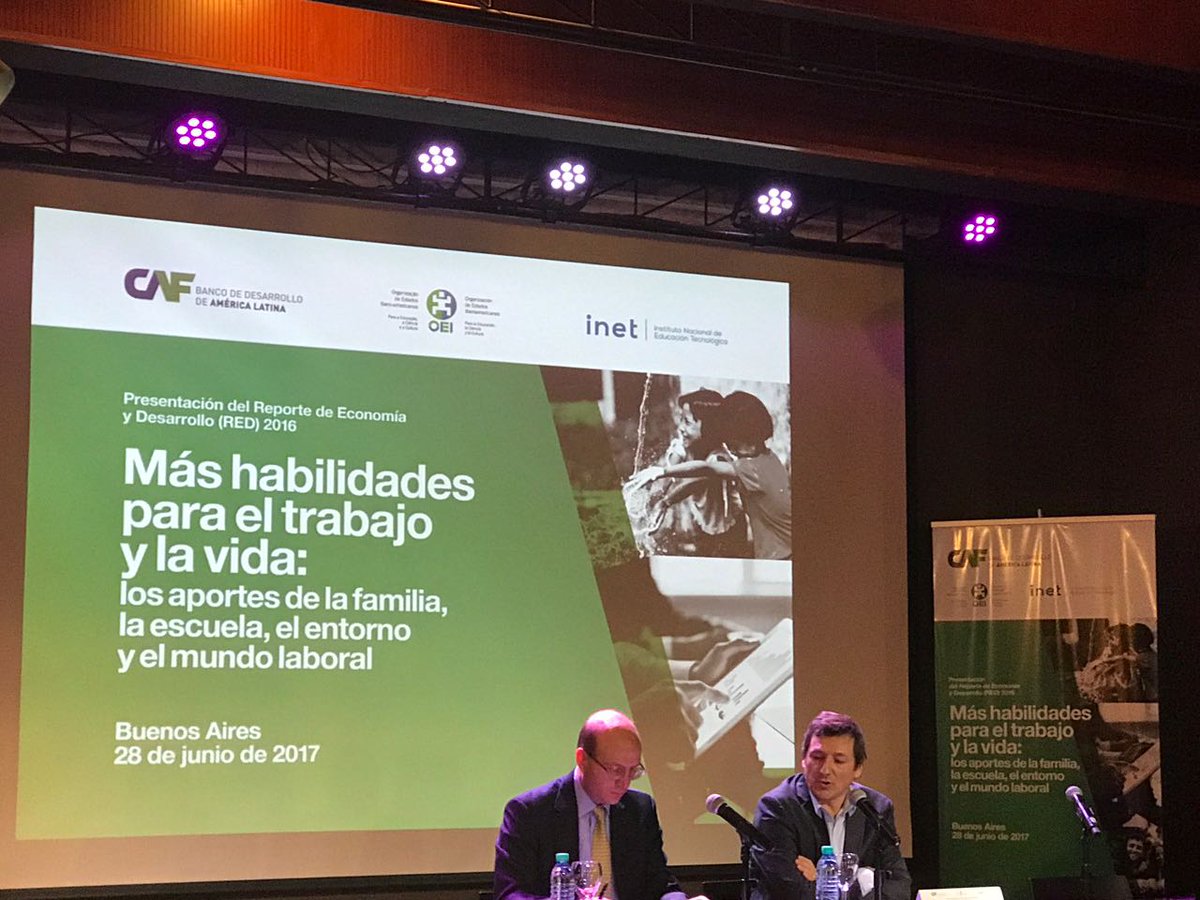 AgendaCAF's tweet photo. EVENTO | Inicia la presentación del #RED2016 en Buenos Aires, Argentina. Descarga el reporte aquí: https://t.co/QWKLI95Cdk https://t.co/9wtmMDEnox
