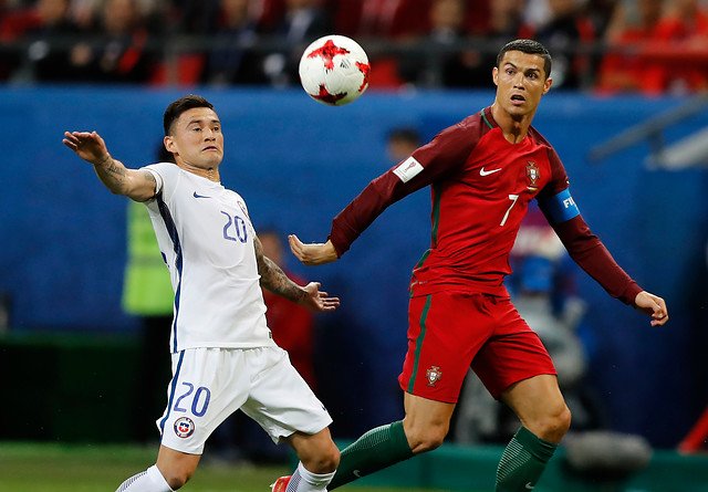 rmujica11's tweet photo. El mejor del mundo y CR7 https://t.co/Qu7BioIDYb