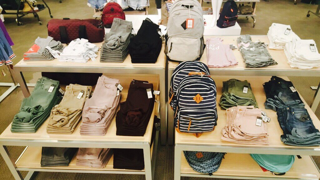 Love the new fun denim colors 👖#T2492#targetstyle#denim#VMTL @tracyacurry1 <a href="/GuenetteMelanie/">Melanie Guenette</a> <a href="/melaman2000/">Melanie Man</a> @thevisualgoose <a href="/Samaraforcier/">Samara Forcier</a>