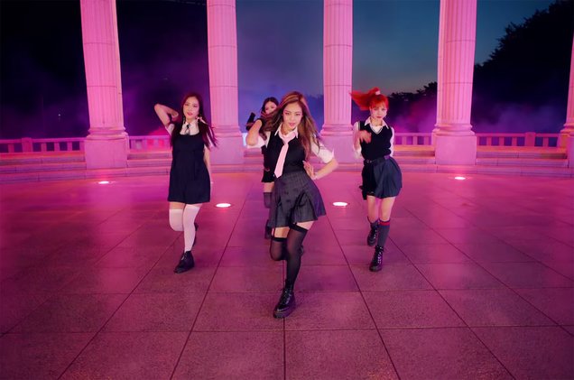 #BLACKPINK earns new high on the Social 50 chart blbrd.cm/Po948s