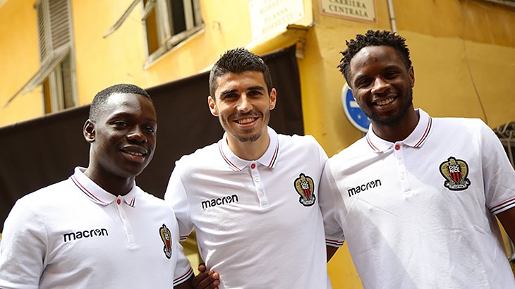 ogcnice's tweet photo. « Au coeur de Nice »
Retour sur la venue des 3 recrues @PMelou, @AdrienTameze et @Jvmakengo17 dans le Vieux-Nice 🔴⚫️
https://t.co/7iXVifIlc4 https://t.co/IoKJC7Bh4h