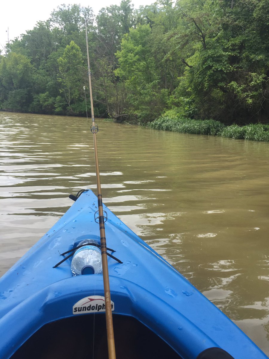 aoliver57's tweet image. My view for the afternoon! #ifyourtoobusytofishyourtoobusy #beforepractice