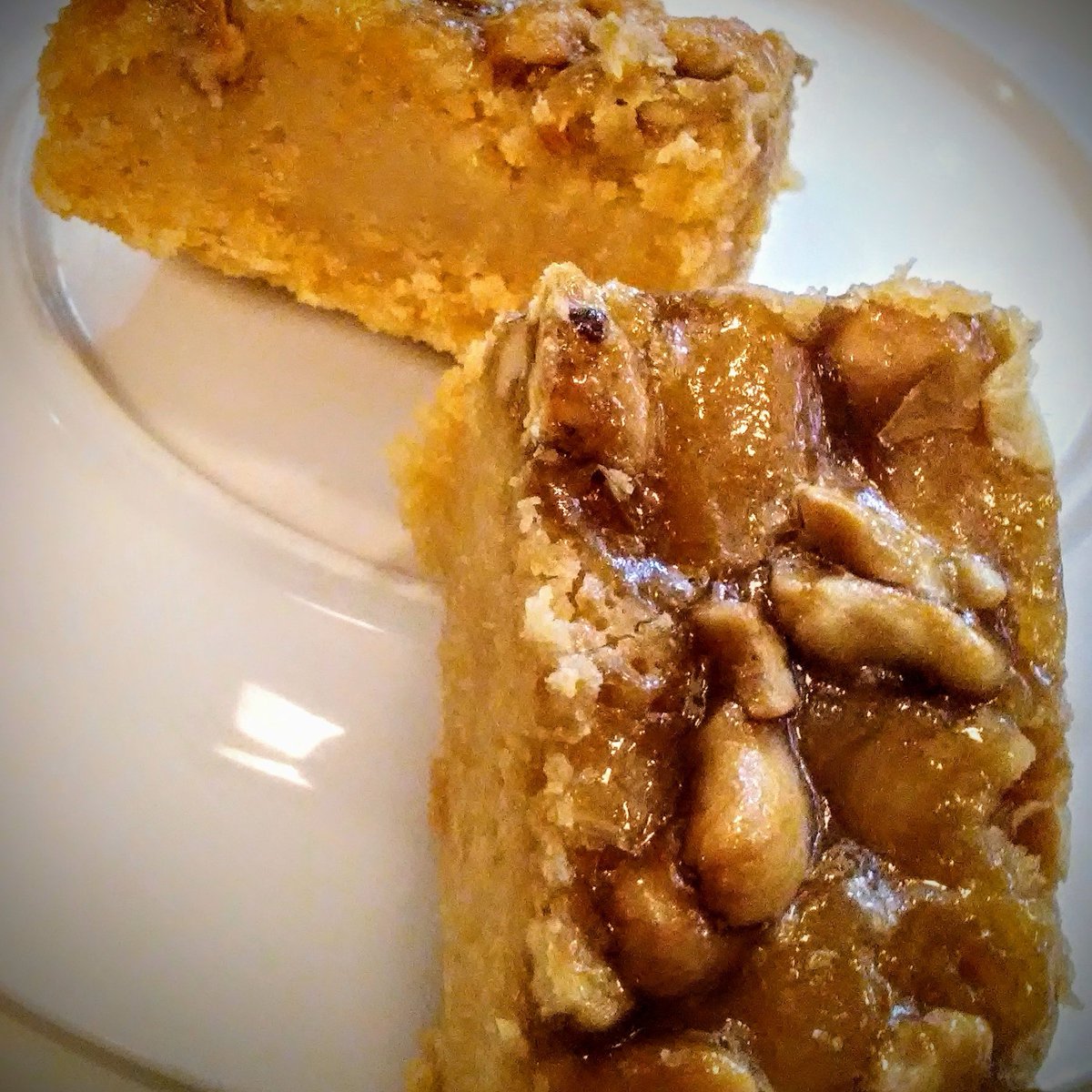chaosissweet's tweet photo. Butterscotch Bars: Available tonight in West Linn's Old Historic Distric Market, 4-8pm! https://t.co/xRs31ZJxWW