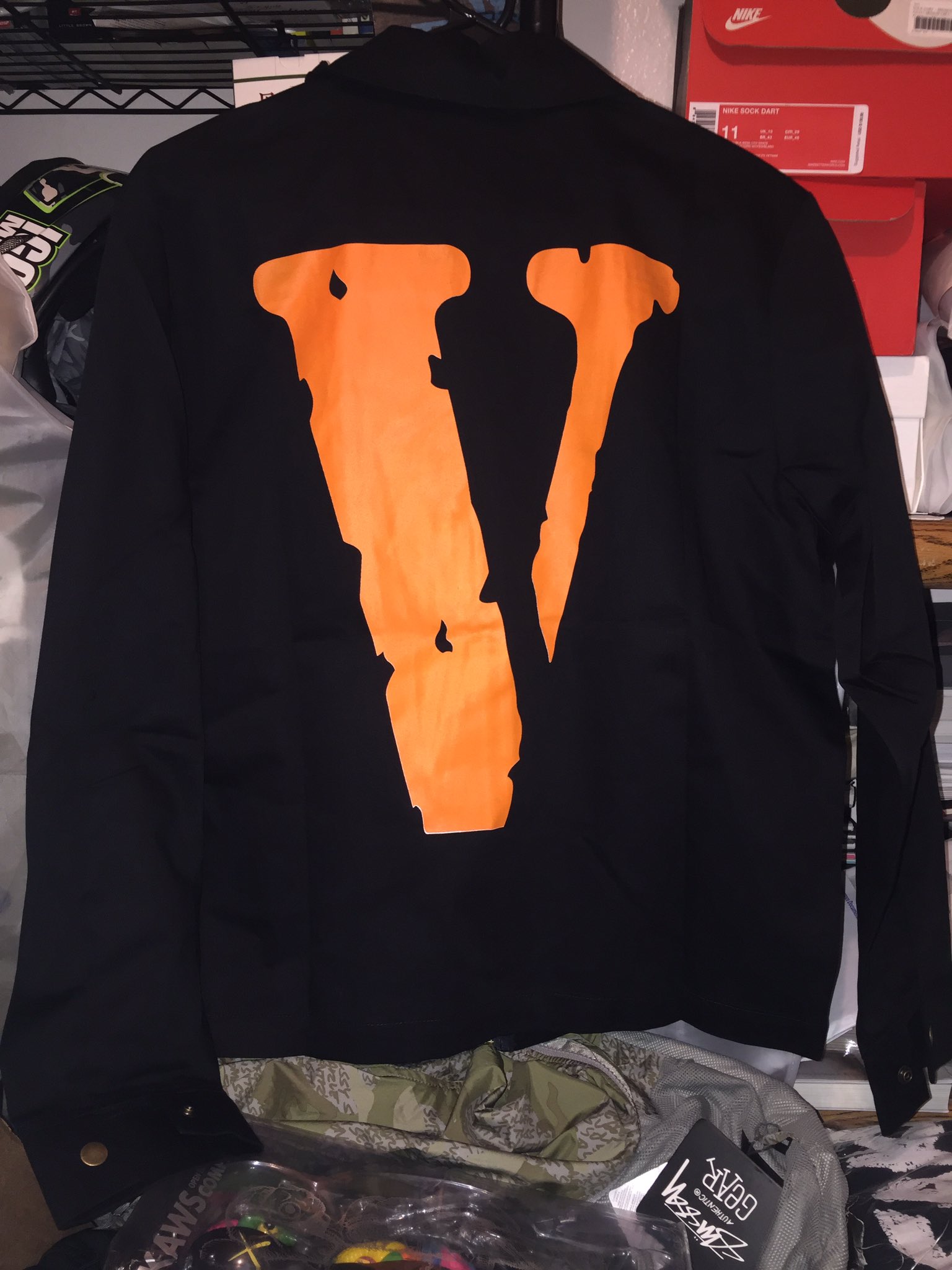 Træde tilbage kan opfattes Måske 七七四十九on X: "VLONE JAIL JACKET 55555 -RARE ITEM -POP UP STORE RELEASE ONLY  -SIZE M L XL -PRICE $500 #Vlone #VLONEFORSALE #7749  https://t.co/63Flh2LnfM" / X