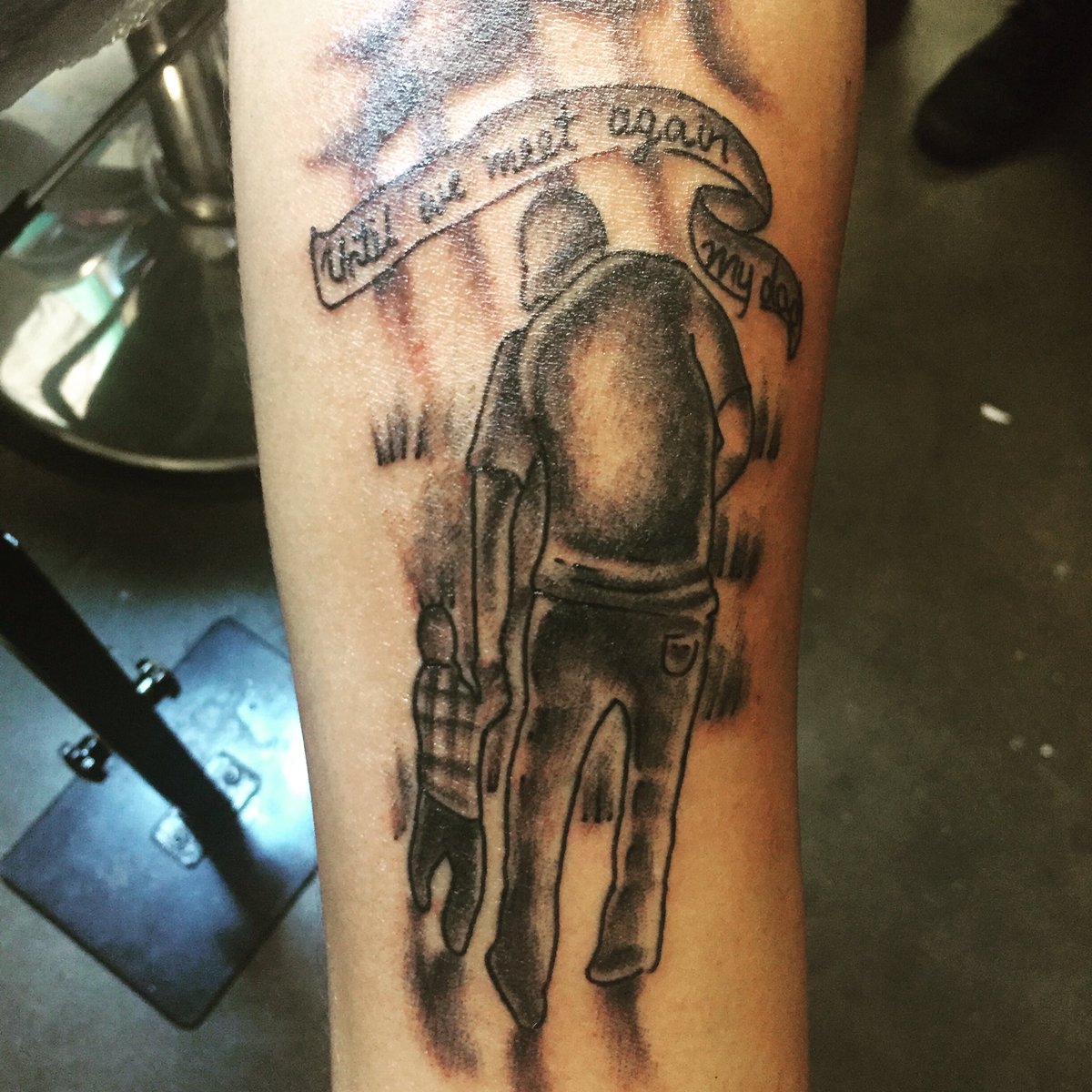 TattGang_ink's tweet photo. #memorialtattoo #dadtattoo #tattoo #ink #tatuaje ##tattooart #chicagotattooer #siksydeinkorporated #tattganginkorporated #tattgangrosado https://t.co/8LNwQvlqTE