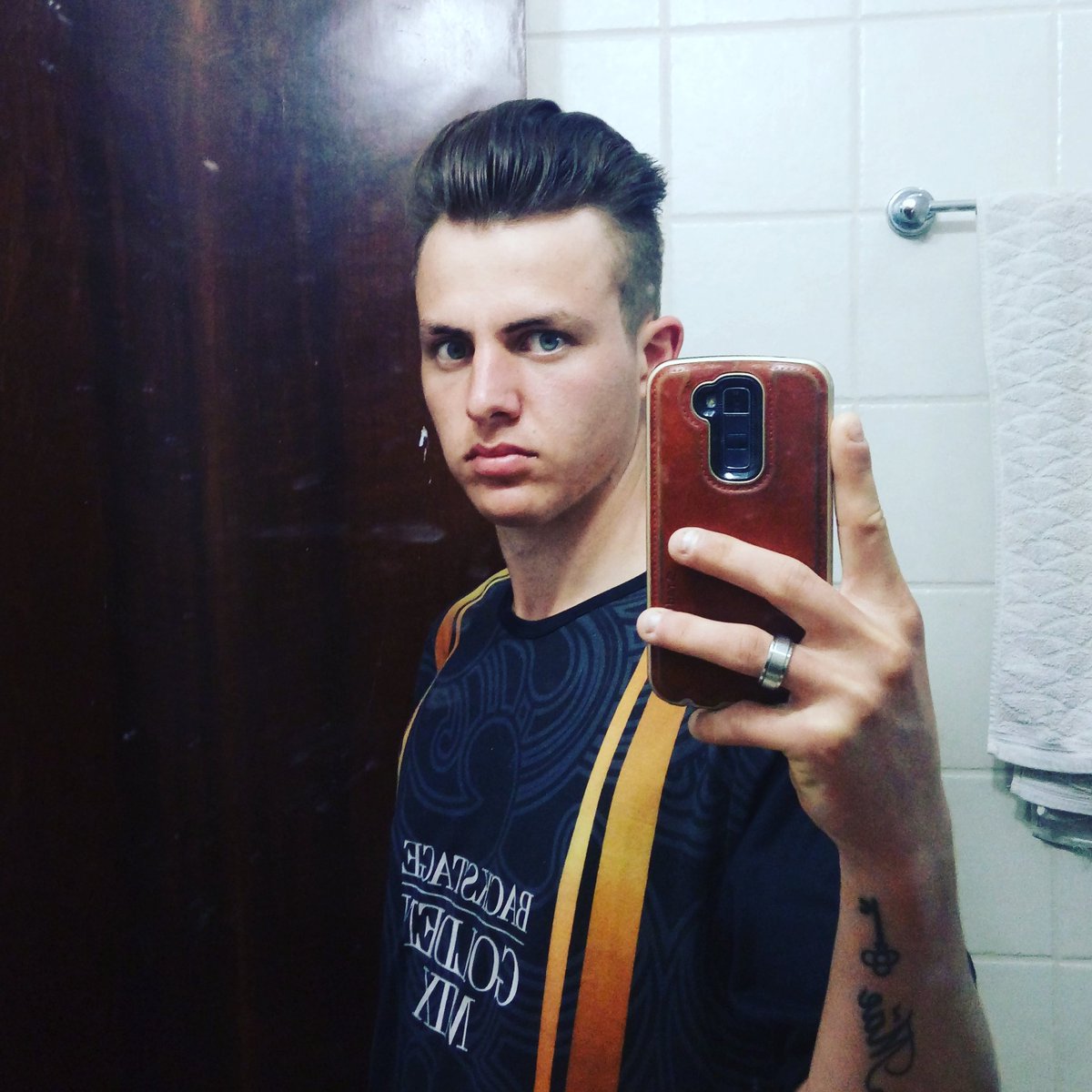 fredgamer19's tweet photo. Visual novo 😎 https://t.co/6owET79834