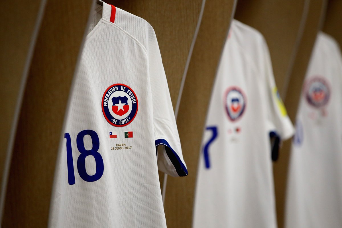 FIFAcom's tweet photo. 📸🇵🇹🇨🇱
Inside the dressing rooms ahead of #PORCHI
#ConfedCup https://t.co/gPtGIlddbI
