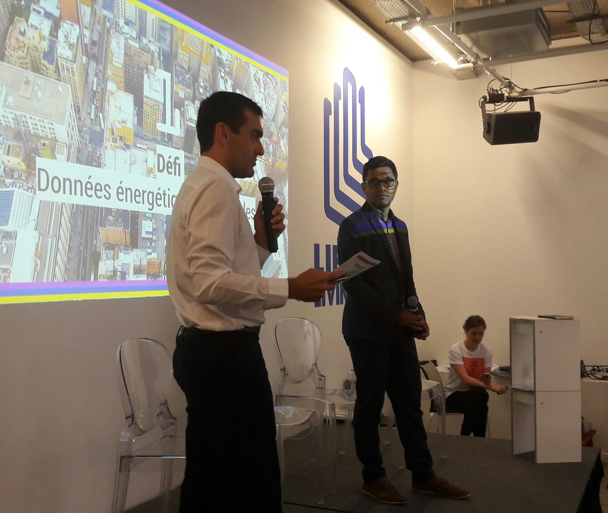 Marion_Vandamm's tweet photo. Le hackathon #DataEnergie est historique dixit JP Clément de @Paris 1ère fois que les données de gaz et d'électricité sont croisées ! https://t.co/mVv6IHSgGm
