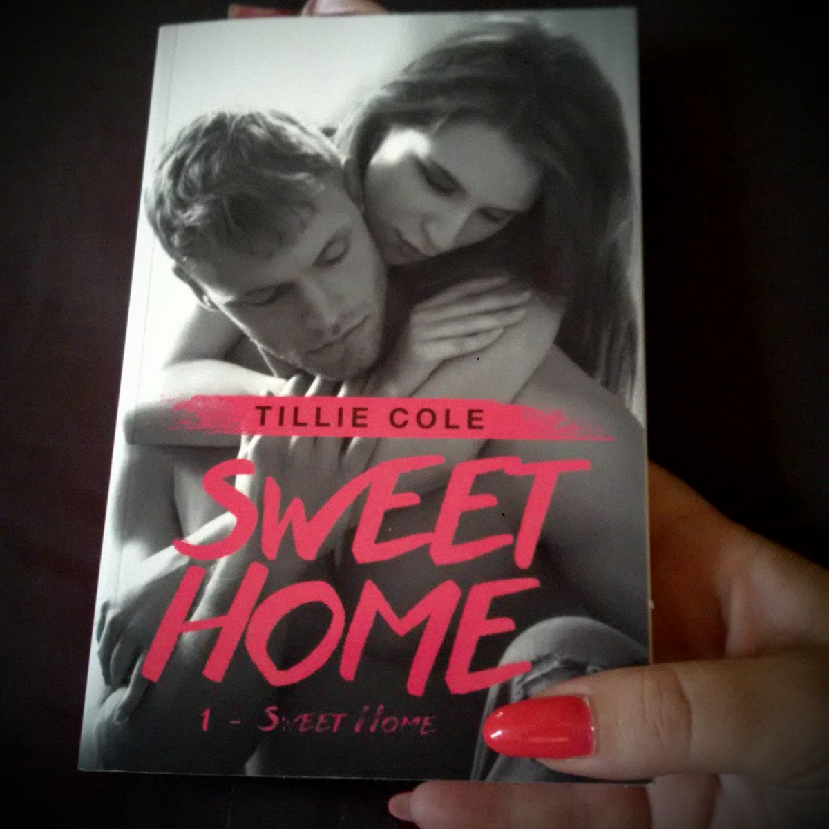 bea__mars's tweet photo. #LectureDuMoment #ActuYA #SweetHome 🏉 #1 @tillie_cole Merci @MiladyFR #newadult #RomanceAddict #Bookvore https://t.co/6tHGmHoRfo