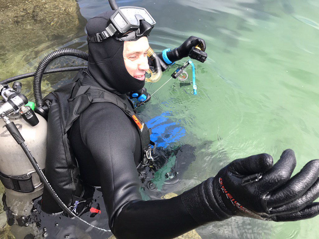 Freezing water yesterday while scuba diving, ear clog. Revealed some gear weaknesses. Photos from the field: