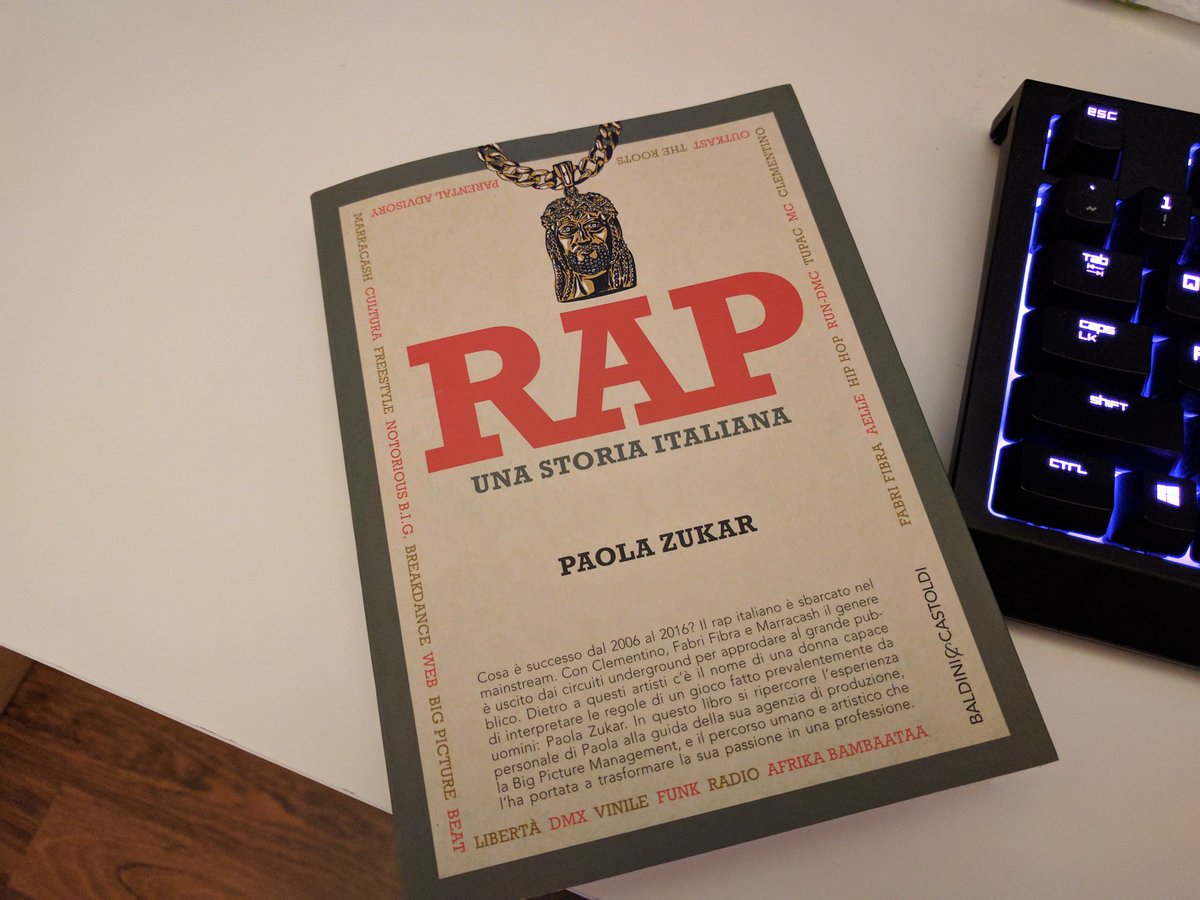 ciuppy81's tweet photo. @bigpicturemgmt Un buon libro che spiega bene tante cose..grazie per averlo scritto,c'è bisogno di libri così!! 👍 #respect #selfmadewoman https://t.co/l8x4tigYA6