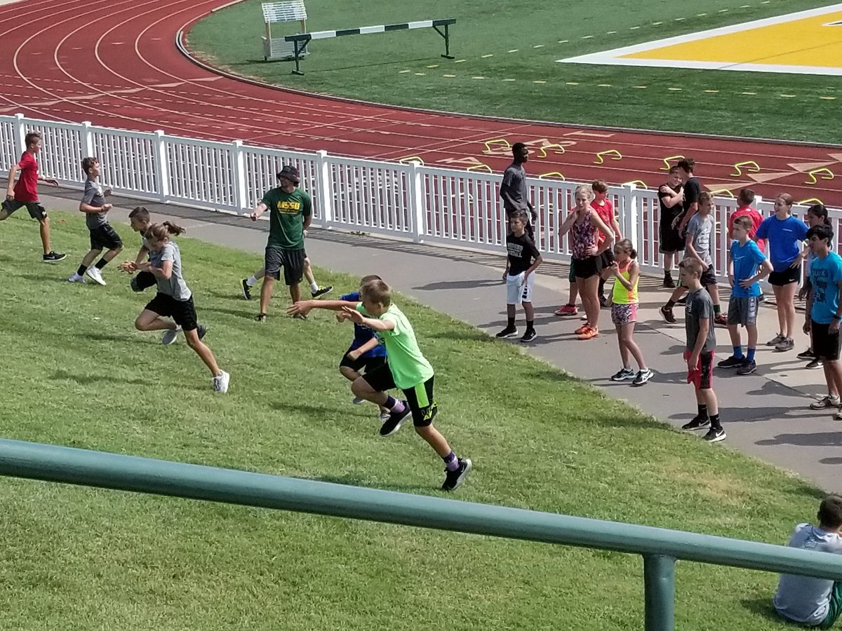 NHSTracknField's tweet photo. These WILDCATS were bounding up hills on their summer break. What did you do to get better? #NeoshoSpeed https://t.co/vfGABnPpyq