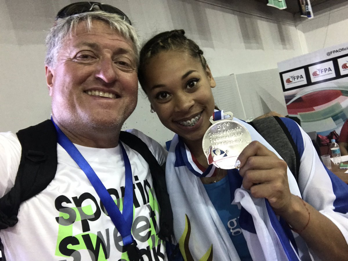 camaraceleste's tweet photo. Lorena Aires medalla de plata en el sudamericano de atletismo en Asunción.Record Nacional absoluto y allí estuvimos! https://t.co/dwYIsjeaiW https://t.co/M4YmYGg17J