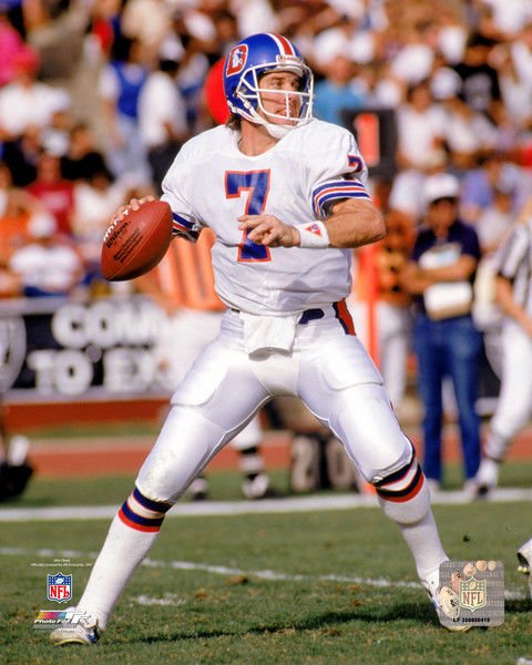 Happy 57th bday to former Denver Broncos QB John Elway! 