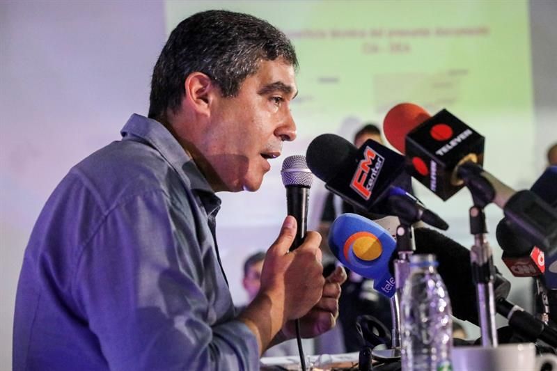 modovinotinto's tweet photo. Miguel Rodríguez Torres: "La salida no debe ser militar, debe ser política" #Venezuela #28Jun  https://t.co/bxwFB3menP https://t.co/QZbG6N88ch