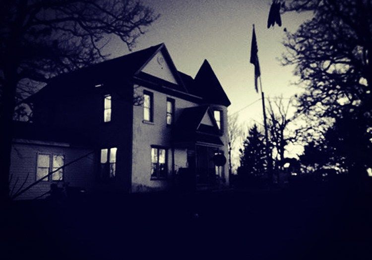 OccultMuseum's tweet photo. Most #Haunted Places in #America You Can Rent on #Airbnb… If You Dare ~ https://t.co/xsk9U0n15p https://t.co/ltcIHYJjus