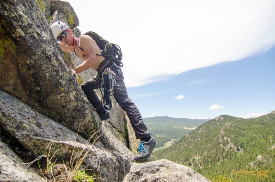 We put the @EVOLVclimbing Zender approach to the test. Check out the review. outdoorgeartv.com/evolv-zender-r…