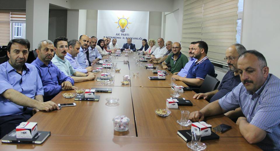 AkKastamonu's tweet photo. Haftalık Olağan il Yönetim Kurulu Toplantımızı İl Başkanlığı Toplantı Salonumuzda Gerçekleştirdik. https://t.co/URyH6ygkEB