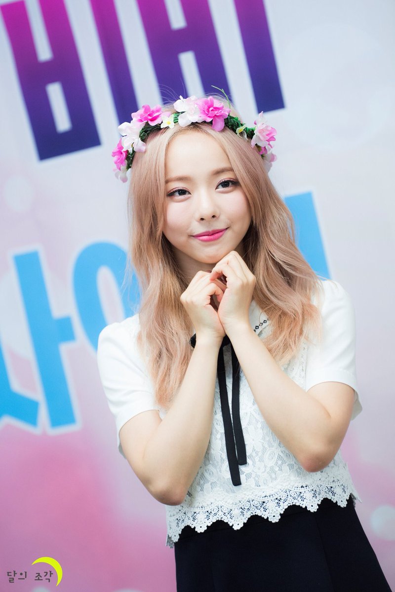 loonafiles's tweet photo. — viian ♡ [170520 ]

© 달의 조각 

[ #viian #vivi #loona #珈熙 #비비 #이달의소녀 ] https://t.co/mSbtO9HqJ1
