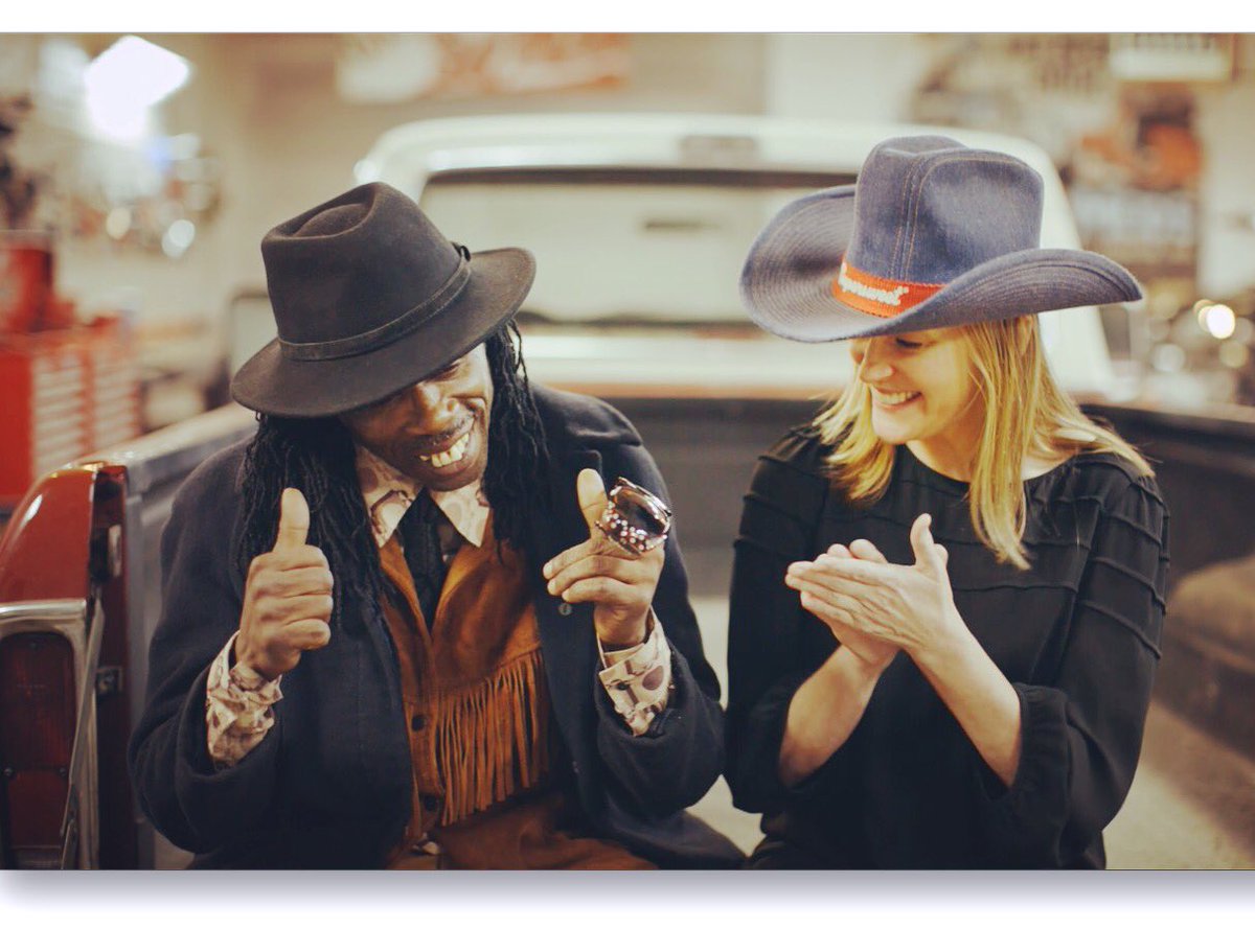 HeyInBedWith's tweet image. Put your hands together for the one &amp;amp; only @BrushyOneString! Hear his incredible story here: youtu.be/3tzqSzbihs0