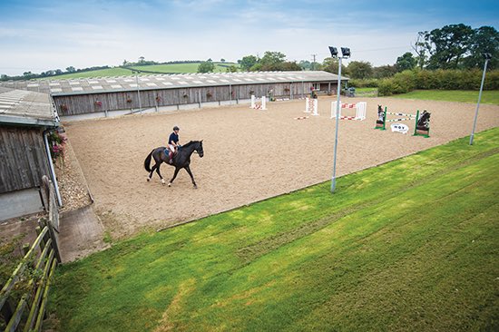 HoyEventing's tweet photo. We have today joined @stablebookings -fabulous page when you are travelling with competition horses - have a look at https://t.co/ROV1tF17Ja https://t.co/6Z2QUHJqIi