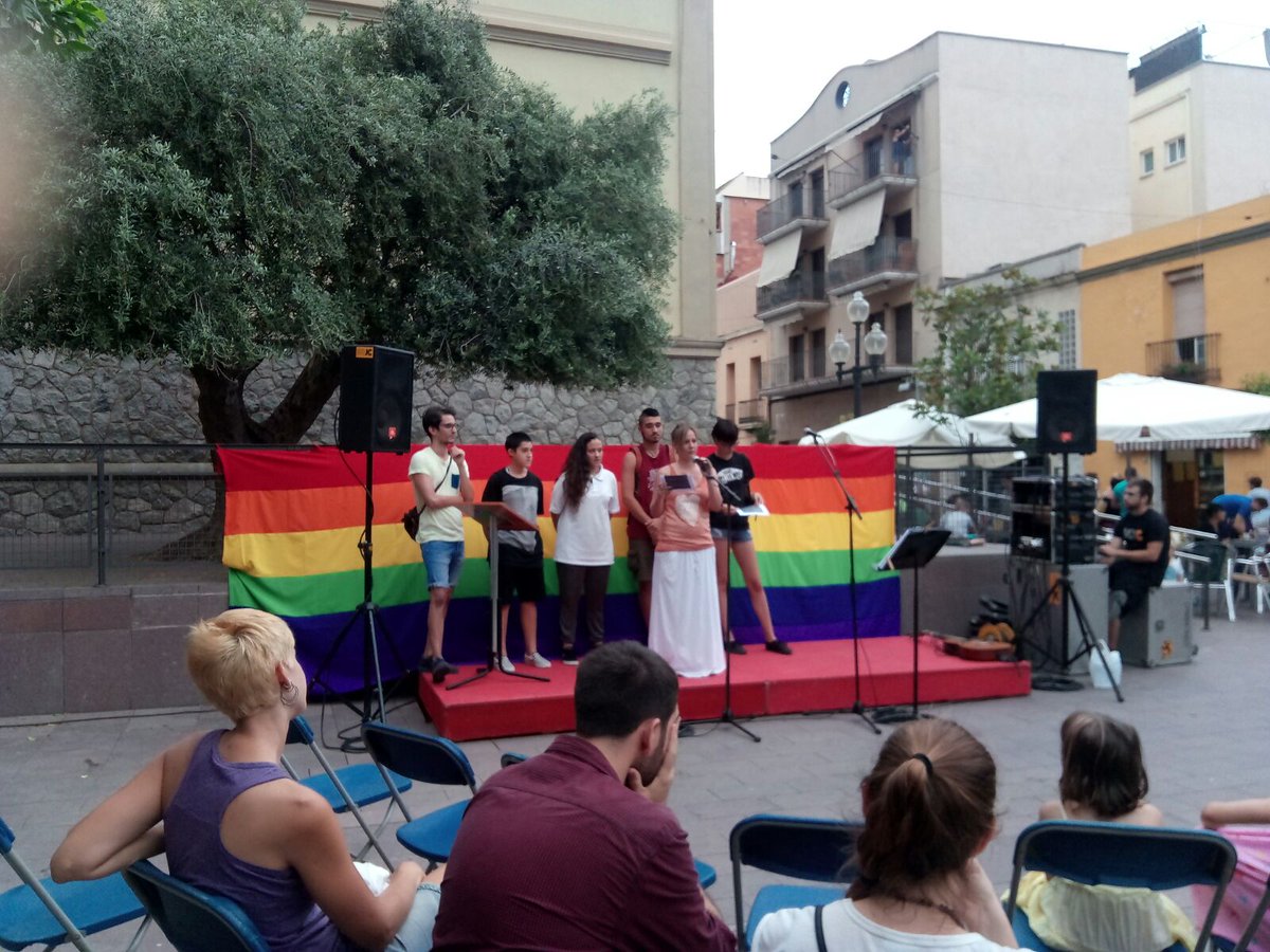 jessegoval7's tweet photo. Avui a #MontcadaiReixac lluitem per la llibertat sexual! Grafity, contes, música, lectura manifest i poesia. Tot amb temàtica #28JOrgull https://t.co/RyhGn6U9Ya