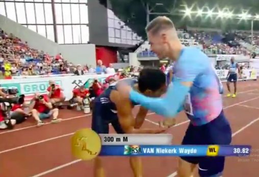 Wayde van Niekerk runs the fastest 300m race of all-time
30.82🔥🔥🔥😱
Ostrava🇨🇿 Golden Spike 2017

Breaks Michael Johnson’s world best of 30.85