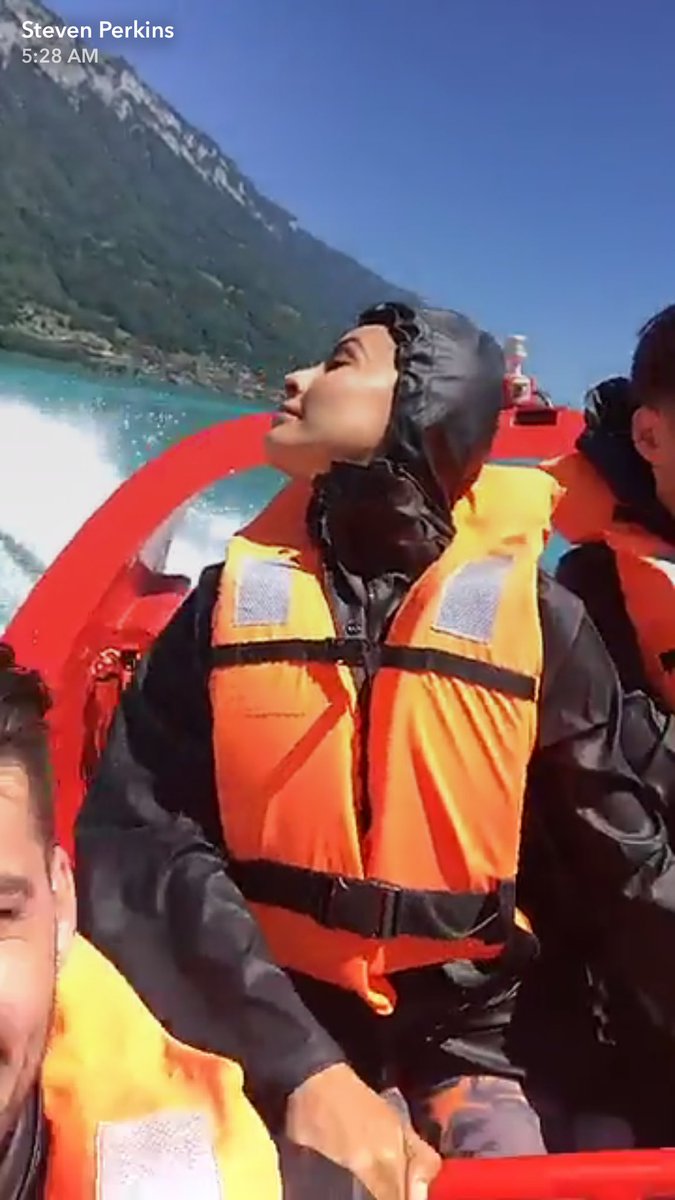 SlimSadieG's tweet photo. @DesiPerkins was out there in Switzerland looking like Becky from Finding Dory 😩 #sorrydesi #alittleshade https://t.co/aMt5K4wiyr