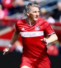 RT for Pirlo🇮🇹
LIKE for Schweinsteiger🇩🇪