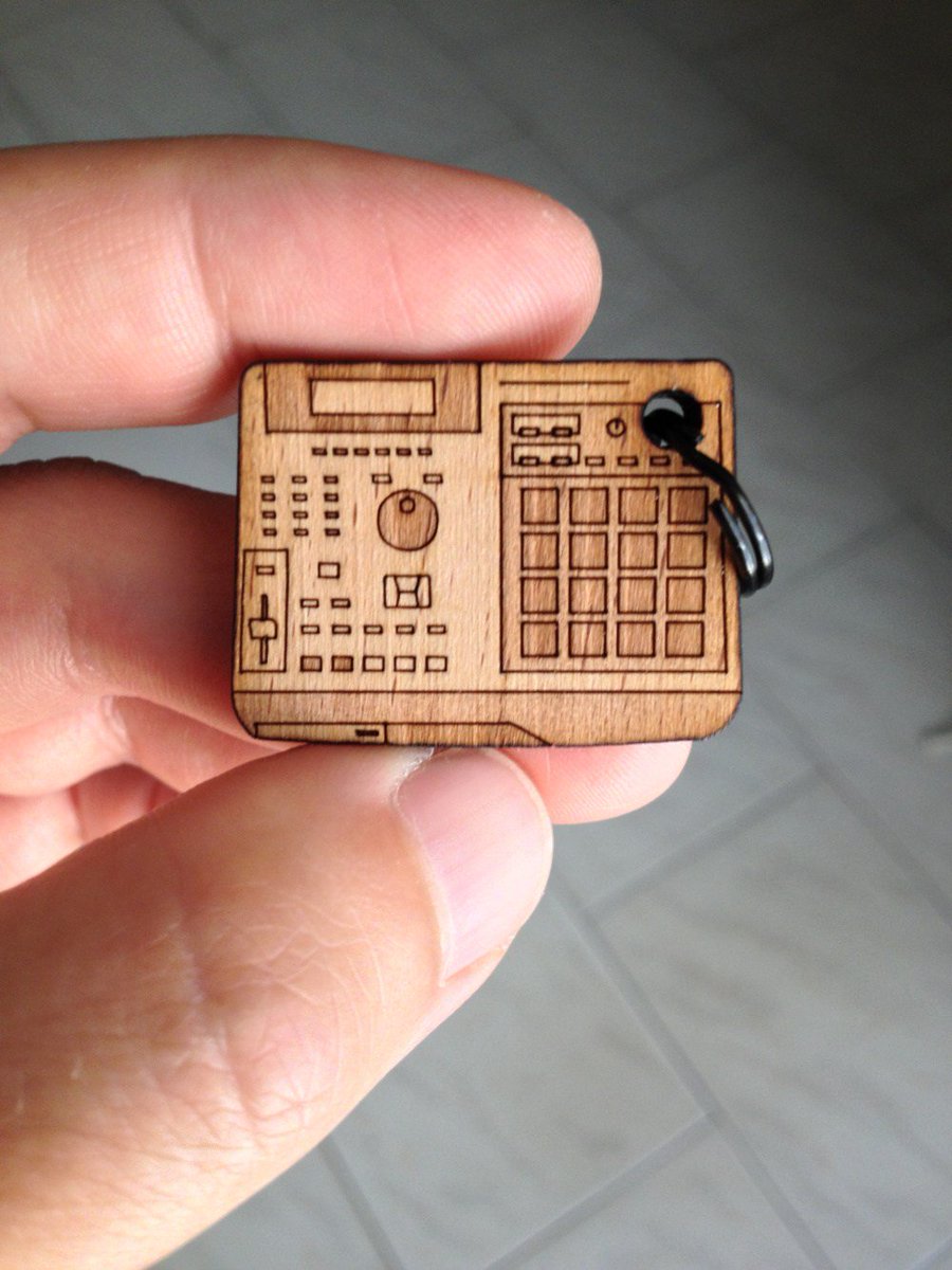 MusicStudios_'s tweet photo. MPC 2000XL Keychains https://t.co/8QWlnCvQCx https://t.co/WAx0FO0ye9