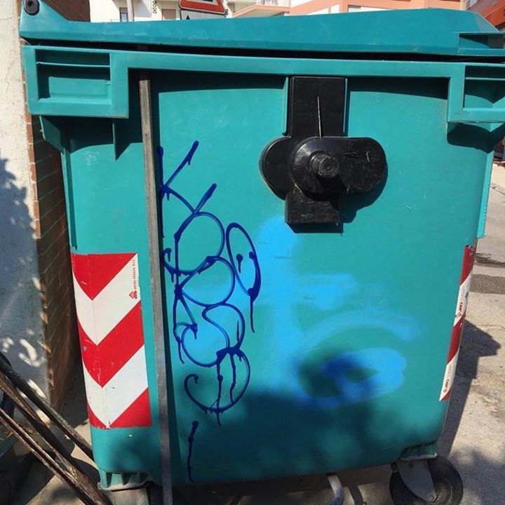 grog_ink's tweet photo. dumpster pimpin' @horso197 #grog #grogfmp #grogsqueezer #handstyle #graffititag #horso https://t.co/nHeZOTlHud