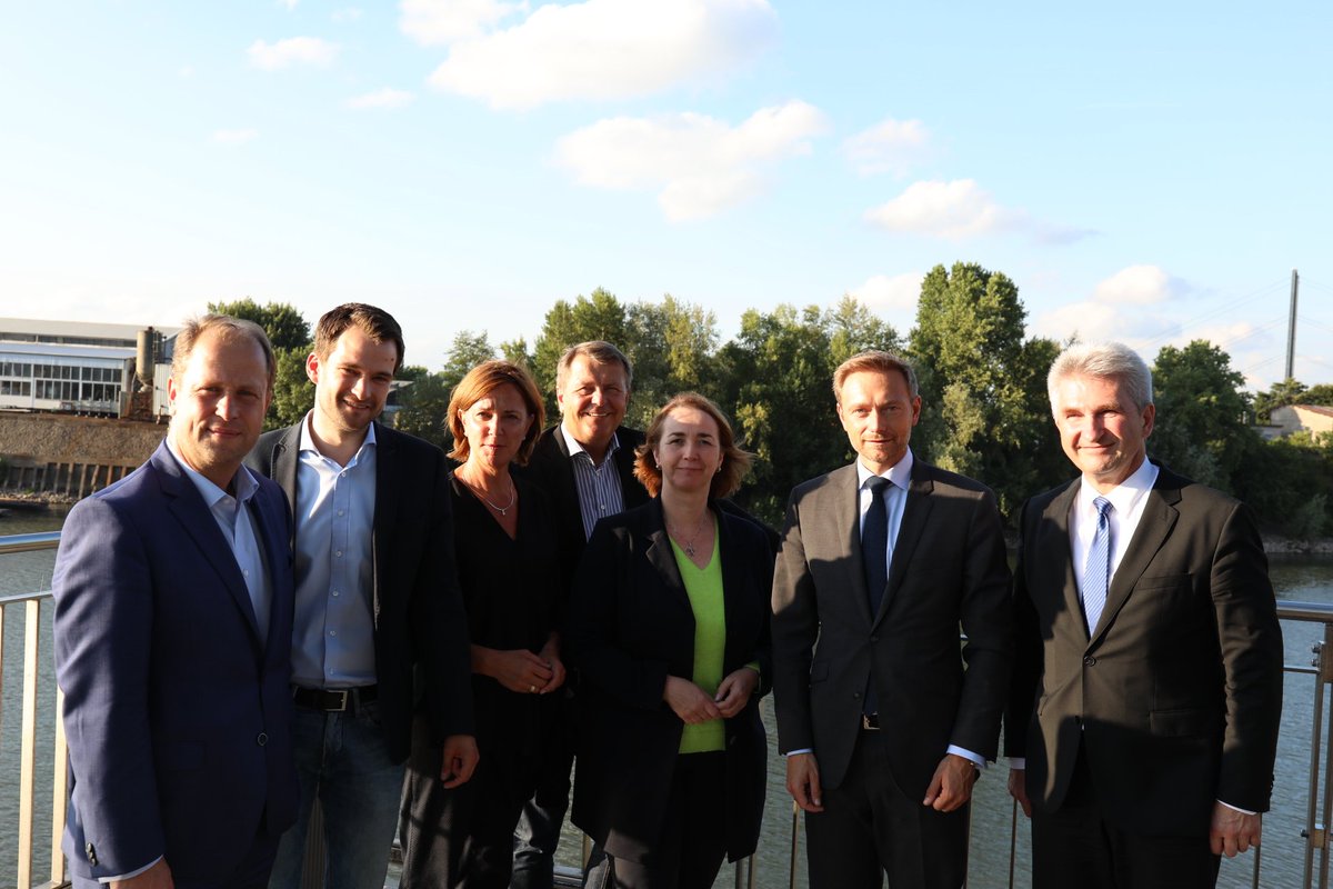 Unsere Minister für #NRWkoalition: <a href="/JoachimStamp/">Joachim Stamp</a> (Integration, auch stellv. MP), Yvonne #Gebauer (Bildung) u. Andreas #Pinkwart (WIDE). CL