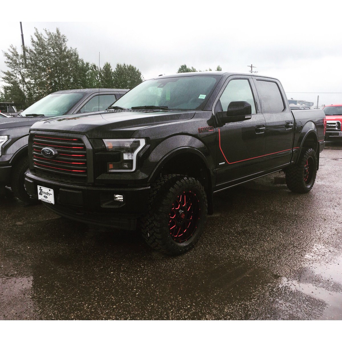 ZenderFord's tweet photo. Check out this truck!! 😍😍
📌Splash Guards-Gatorback
📌Zone Offroad 4" Lift Kit
📌33X12.50R20 Falken Wildpeak MT01 Tires on 20" XD Grenade Rims https://t.co/rQGAbsF1MR