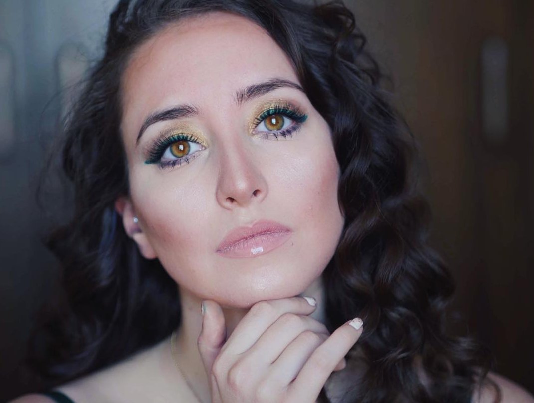 WheeSearch's tweet photo. Check out this golden eyeshadow look created by our in-house Vlogger @gabriellesorel #makeupoftheday #WomenCrushWednesday #wheesearch https://t.co/KB5MqZhSFb