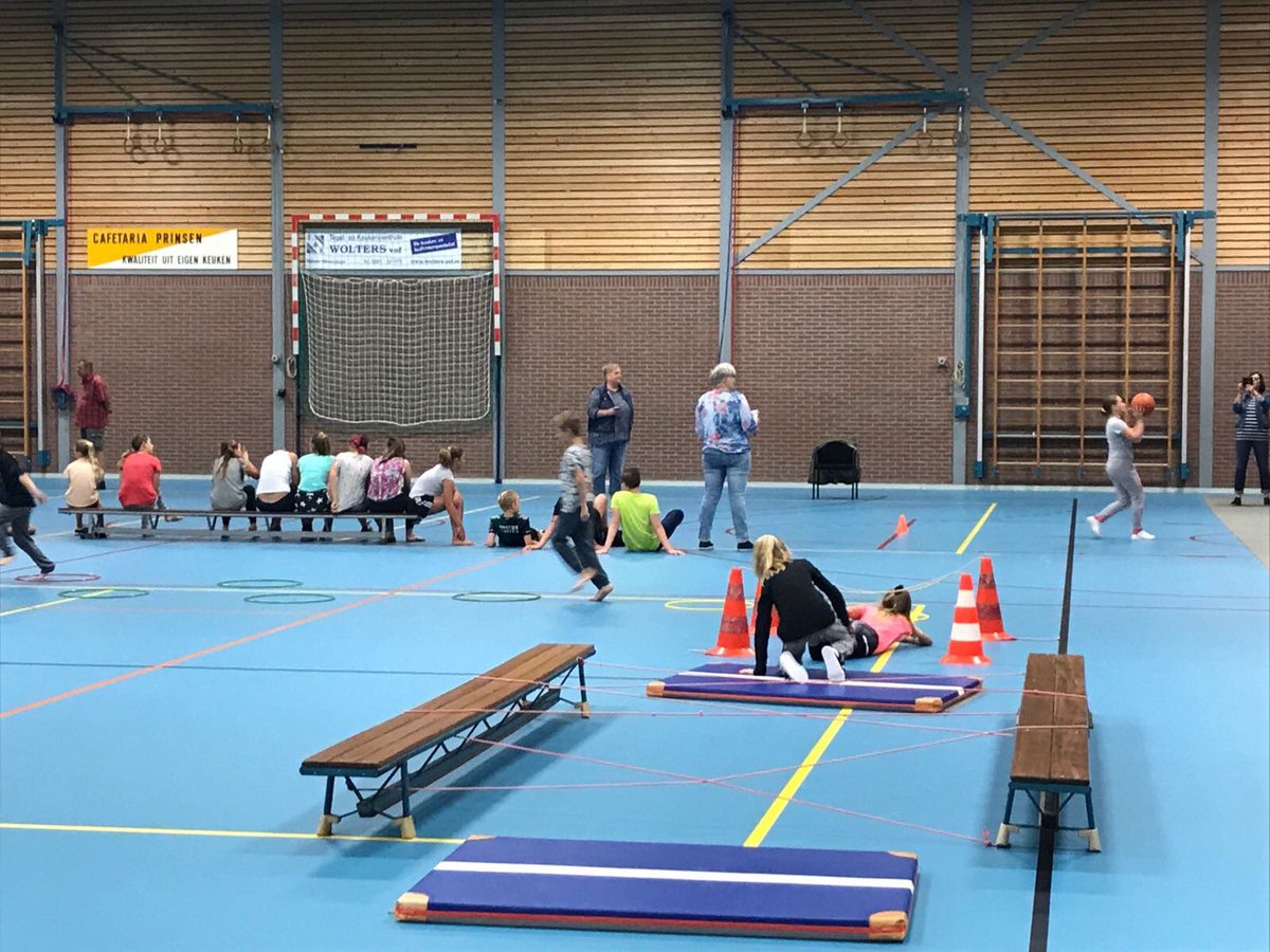 t_Koppel's tweet photo. Sportdag groep 5-8⛹🏻⚽️🏃 https://t.co/wjXojVasfN