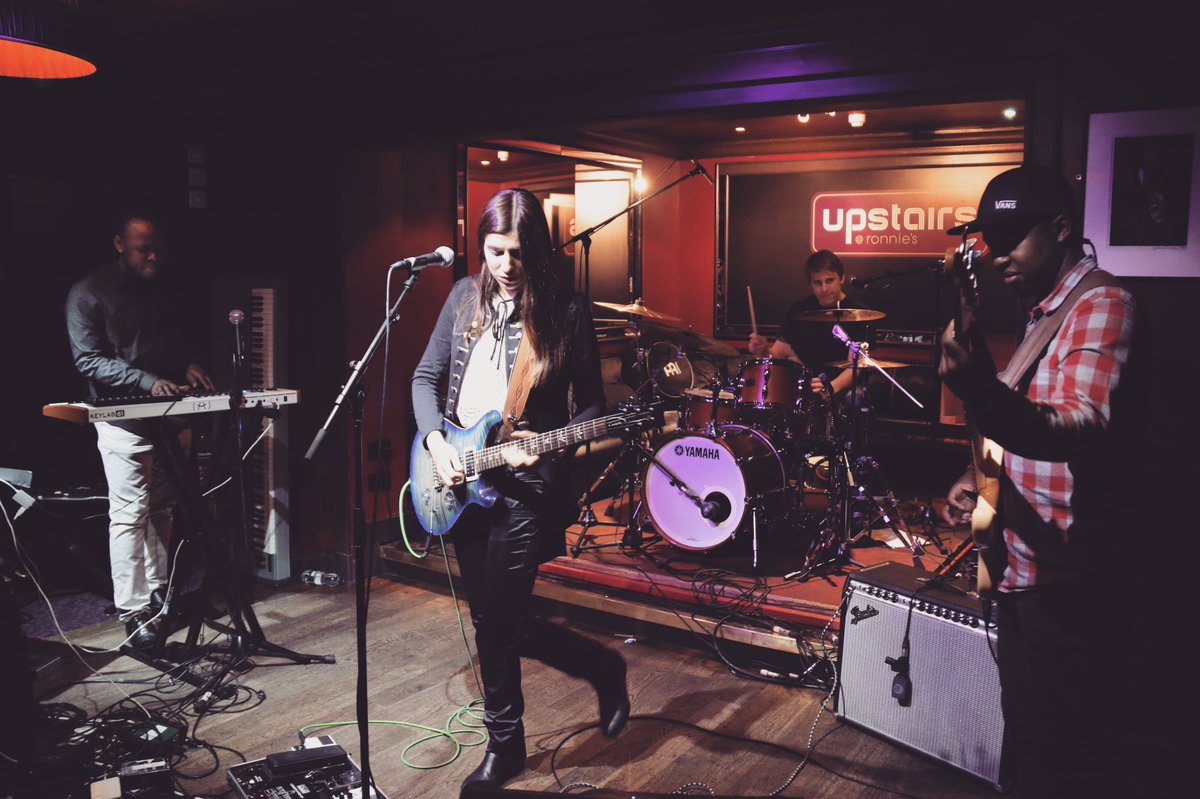 musicbyalba's tweet image. Grateful beyond words for last night. Thanks for having us @officialronnies @Ruby_Sings we had a blast! #london #live #music #unsignedartist
