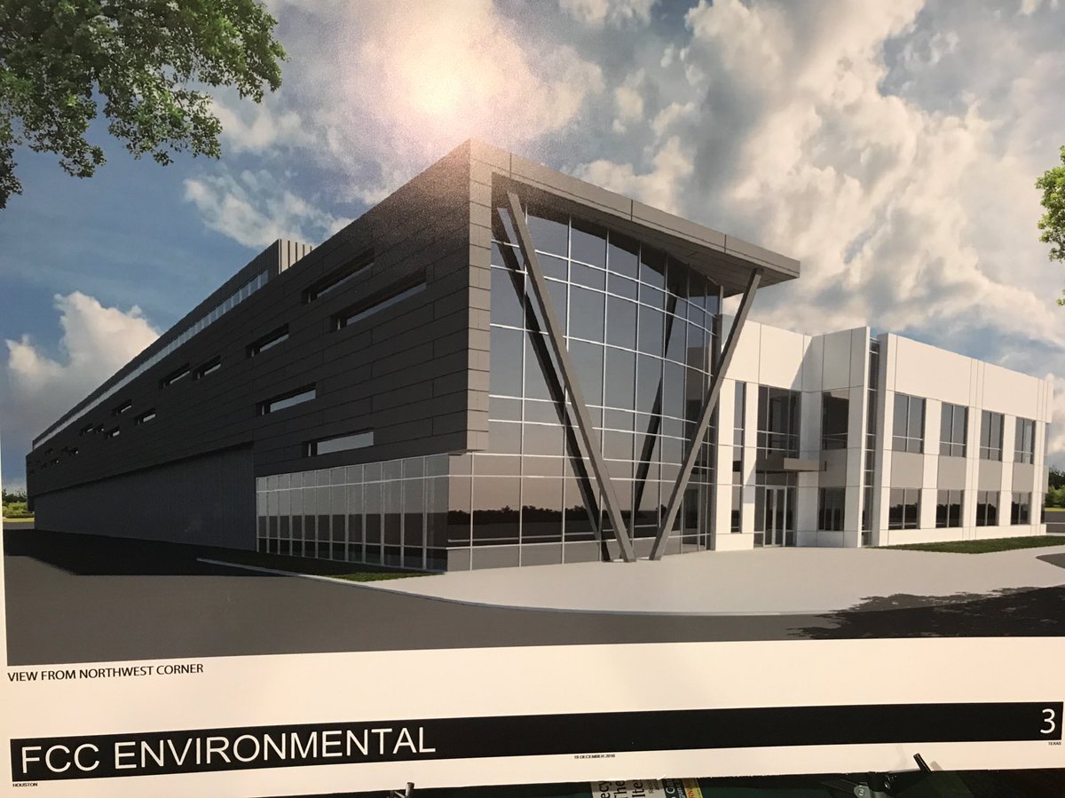 SylvesterTurner's tweet photo. #Houston has a new recycling partner: FCC Environmental. #singlestream #GlassRecycling will return in 2018 🍾 🥂 ♻️ #HouNews https://t.co/A9MjdFLWsE