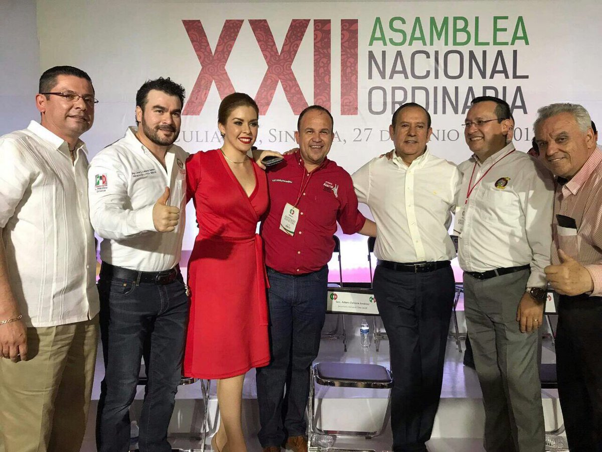 SMIenSinaloa's tweet photo. El día de ayer se realizó asamblea general ordinaria de #cnopsinaloa, donde el senador @arturozamora tomó protesta a los comités en Sinaloa. https://t.co/s7Y1LtS7rT