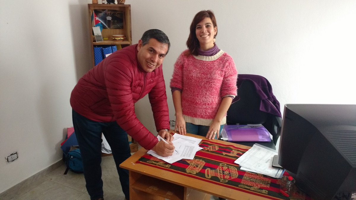 cristian_afrias's tweet photo. FIRMAMOS CONVENIO con #UMMEP para #CirugíasOcularestotalmenteGRATUITAS #OPERACIONMILAGROS Un un logro más para la gente https://t.co/aEM18v7AXo